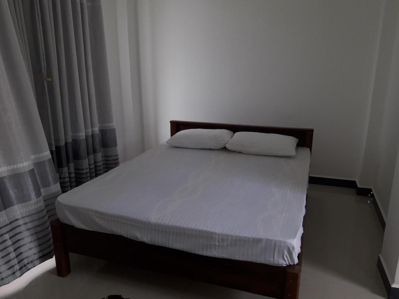 Kanora Lake Resort Maharagama Kültér fotó