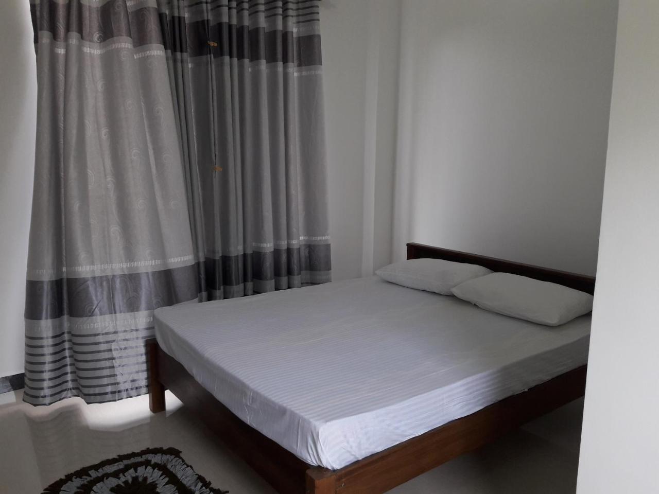 Kanora Lake Resort Maharagama Kültér fotó