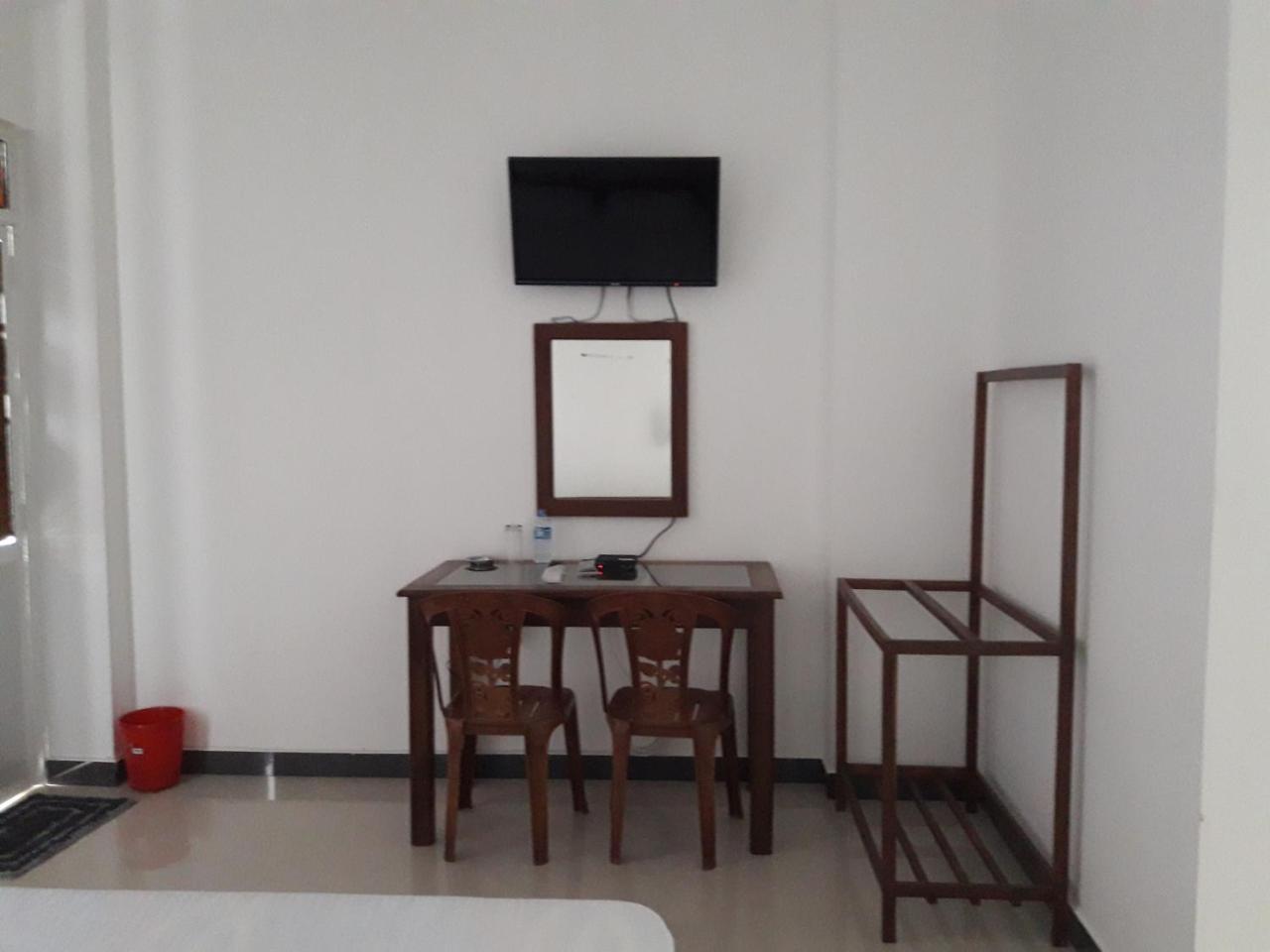 Kanora Lake Resort Maharagama Kültér fotó
