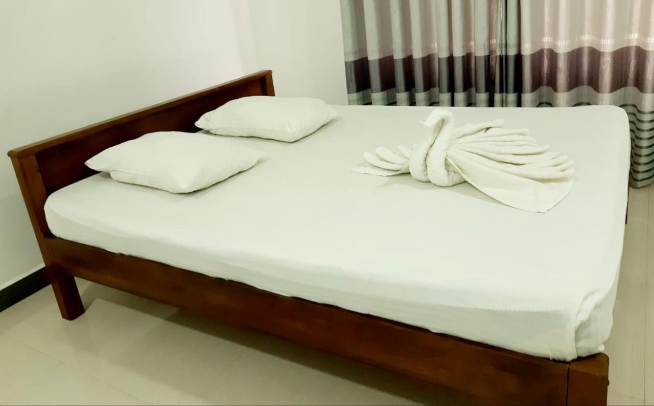 Kanora Lake Resort Maharagama Kültér fotó